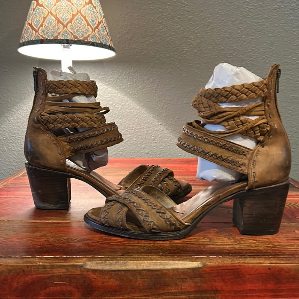 Freebird Axel strapped sandals cognac size 10